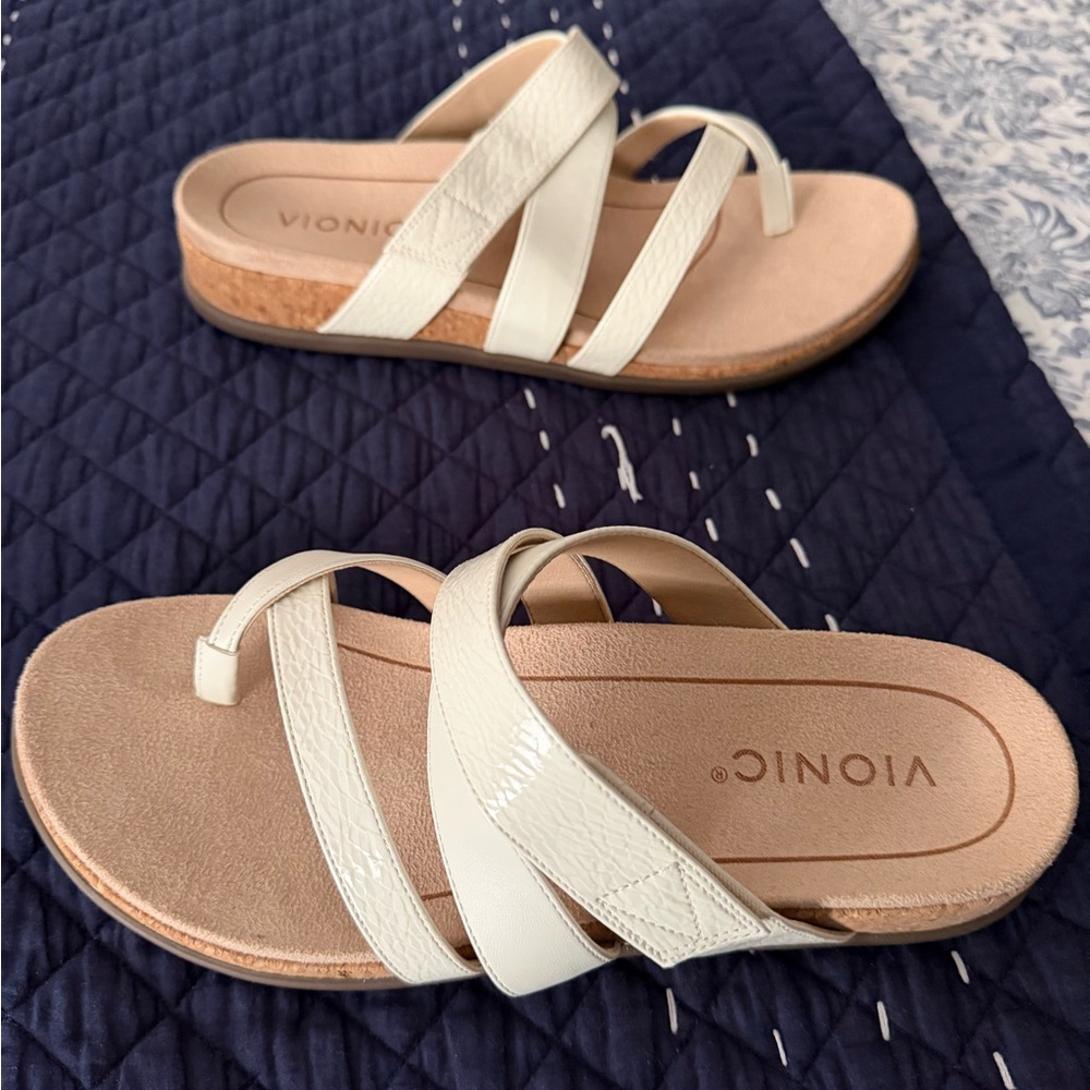 Vionic Cream Crisscross Toe-Post Sandal